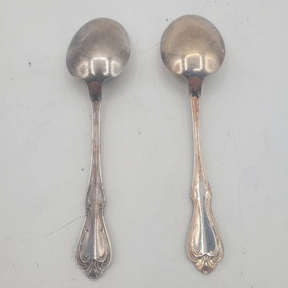 2x Wm. A.‎ Rogers Silver Overlaid Oneida Ltd. Chalice Harmony Oval Soup Spoon